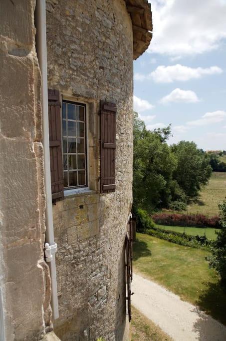 Chateau Barayre - Beautiful 12Th Century Castle With Pool And Large Garden Laussou 外观 照片