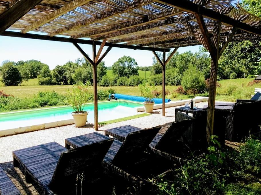 Chateau Barayre - Beautiful 12Th Century Castle With Pool And Large Garden Laussou 外观 照片