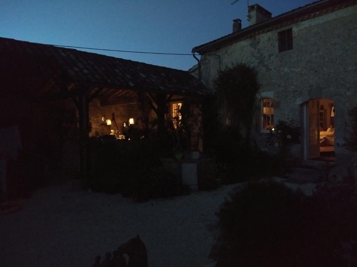 Chateau Barayre - Beautiful 12Th Century Castle With Pool And Large Garden Laussou 外观 照片